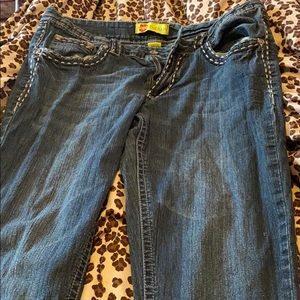 cute stitched jeans ☺️